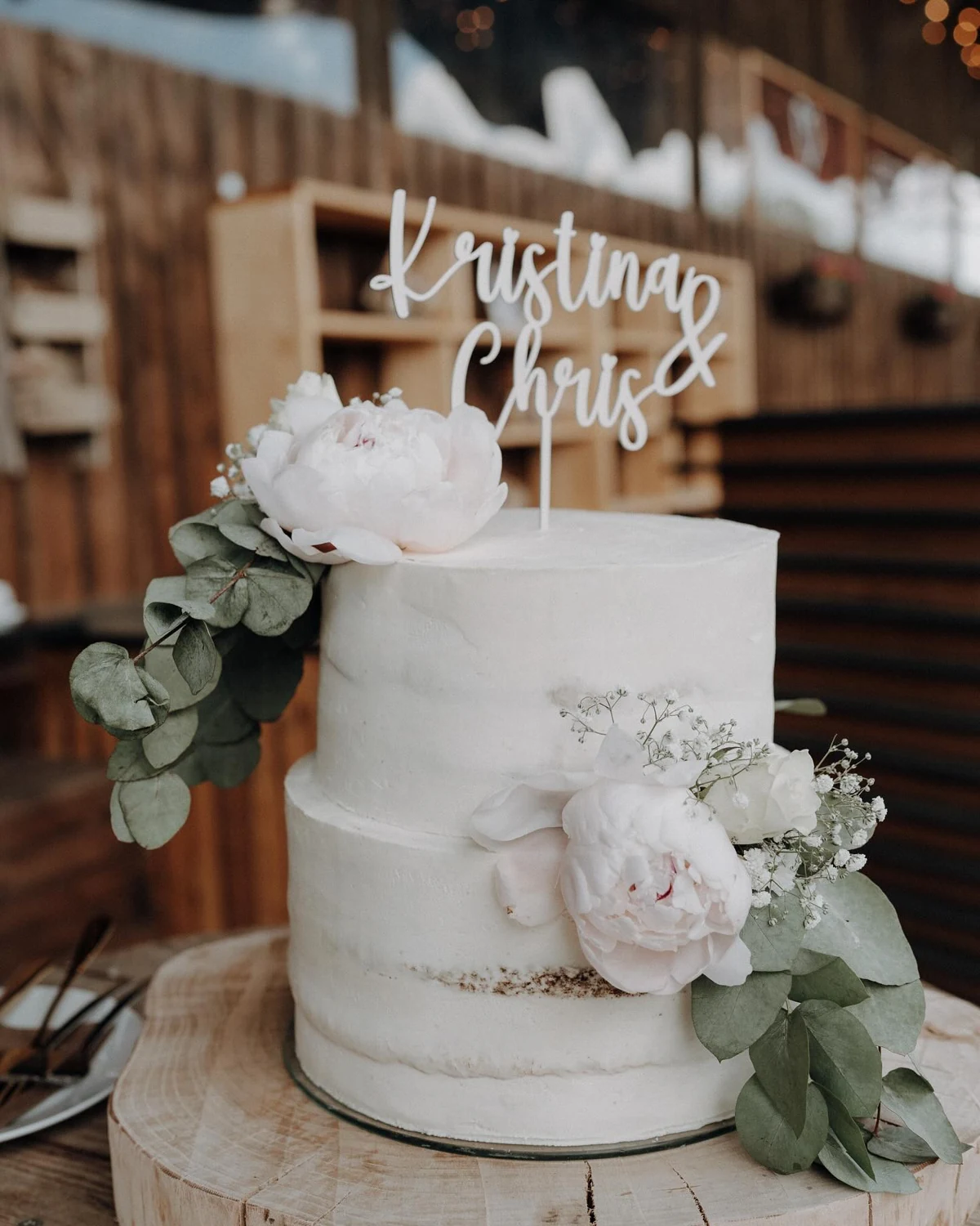 Hochzeitstorte mit dem personalisierten Tortenstecker Kristina und Chris